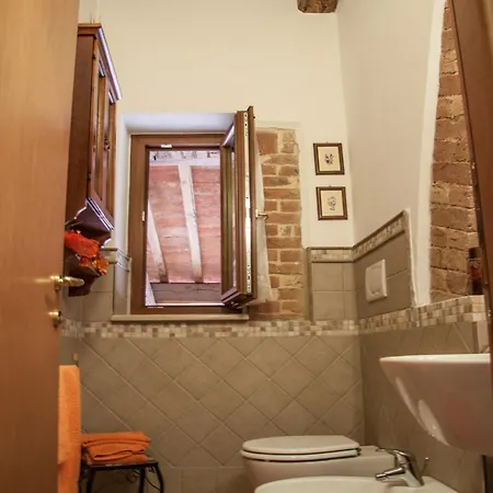 San Fedele Alloggi * سيينا